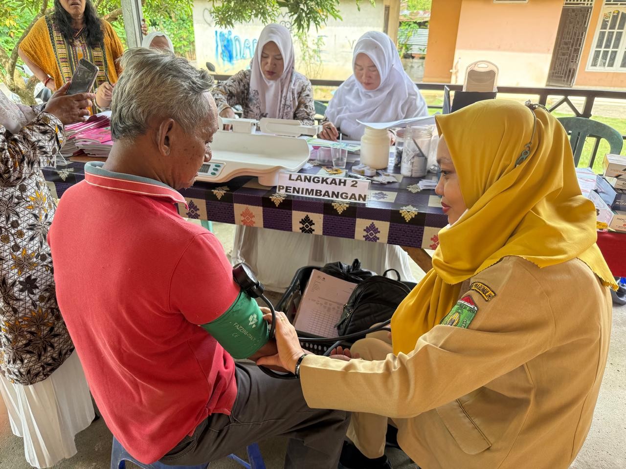 Kegiatan Deteksi Dini Penyakit Tidak Menular di Posyandu ILP Anggrek