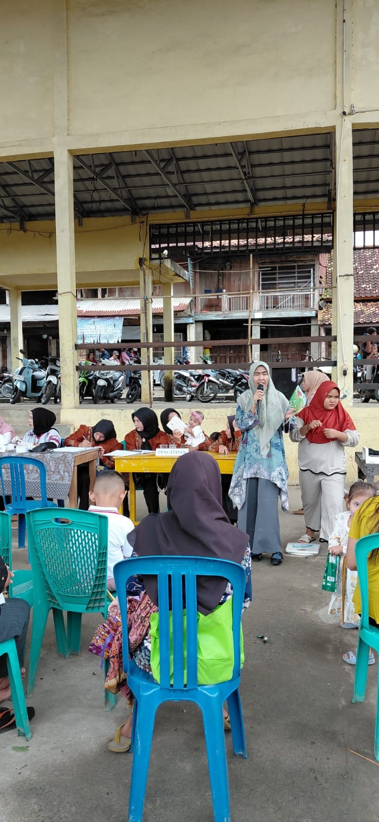 Pemberian obat pencegahan massal ( POPM ) di posyandu ILP Kutilang 06 februari 2026