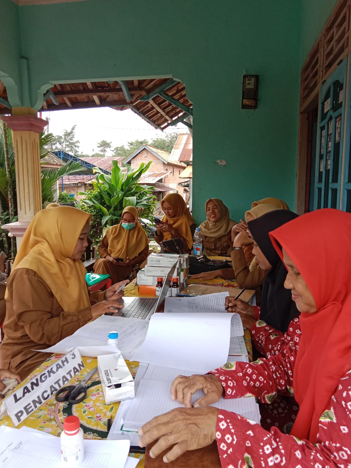 Deteksi dini dan CKG PTM di Posyandu ILP melati Kelurahan Cambai